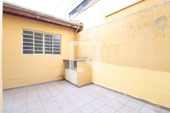 Quintal de casa à venda com 4 quartos, 180m² em Vila Romana, São Paulo