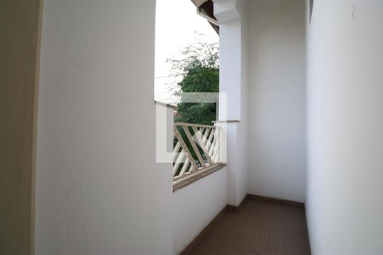 Varanda de casa à venda com 4 quartos, 180m² em Vila Romana, São Paulo