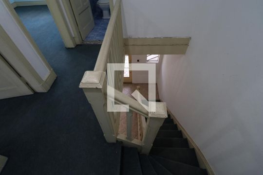 Escada de casa à venda com 4 quartos, 180m² em Vila Romana, São Paulo