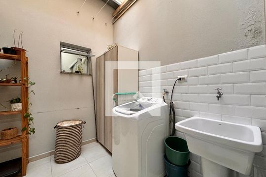 Lavanderia de apartamento à venda com 2 quartos, 49m² em Vila Eldízia, Santo André