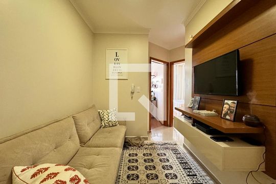 Sala de apartamento à venda com 2 quartos, 49m² em Vila Eldízia, Santo André
