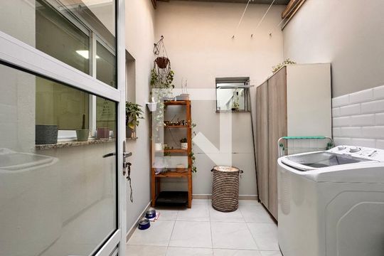 Lavanderia de apartamento à venda com 2 quartos, 49m² em Vila Eldízia, Santo André