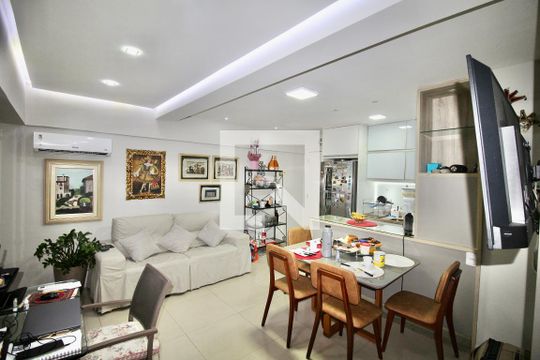 Apartamento para alugar com 2 quartos, 60m² em Dois de Julho, Salvador