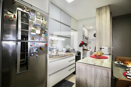Cozinha de apartamento para alugar com 2 quartos, 60m² em Dois de Julho, Salvador