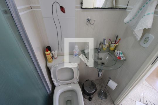 Banheiro de apartamento à venda com 3 quartos, 136m² em Vila Amélia, São Paulo