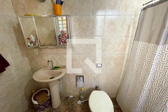 Banheiro 2 de casa para alugar com 4 quartos, 440m² em Jardim Riacho das Pedras, Contagem