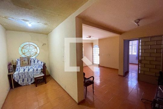 Sala de casa à venda com 4 quartos, 440m² em Jardim Riacho das Pedras, Contagem