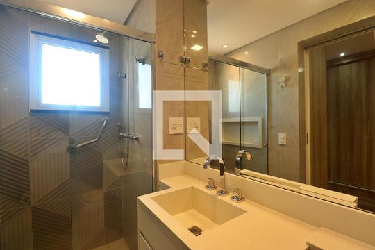 Suíte - Banheiro do Quarto 1 de apartamento à venda com 2 quartos, 97m² em Campestre, Santo André