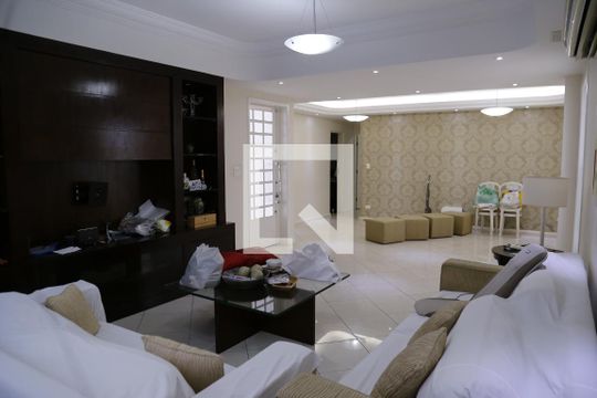 Sala de casa à venda com 4 quartos, 450m² em City América, São Paulo