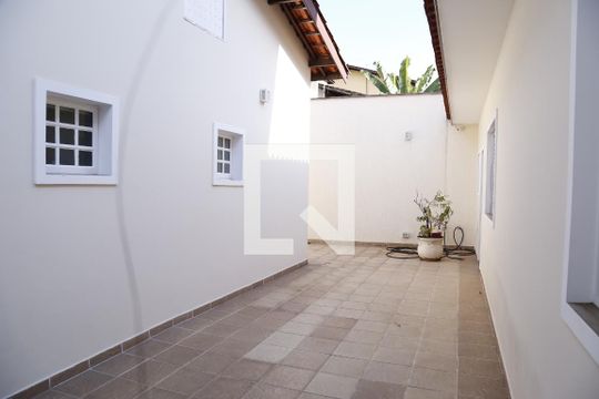 Quintal de casa à venda com 4 quartos, 450m² em City América, São Paulo