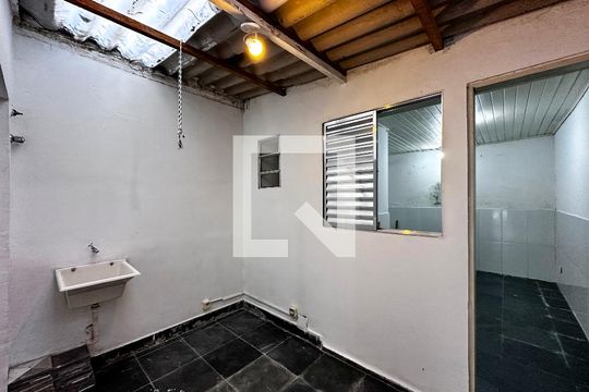 Área de Serviço de casa para alugar com 2 quartos, 122m² em Chácara Monte Alegre, São Paulo