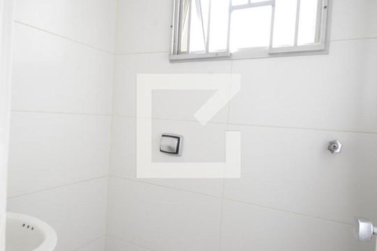 Banheiro de Serviço de apartamento para alugar com 2 quartos, 90m² em Vila Mariana, São Paulo