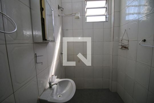 Banheiro de apartamento à venda com 2 quartos, 62m² em Olaria, Rio de Janeiro