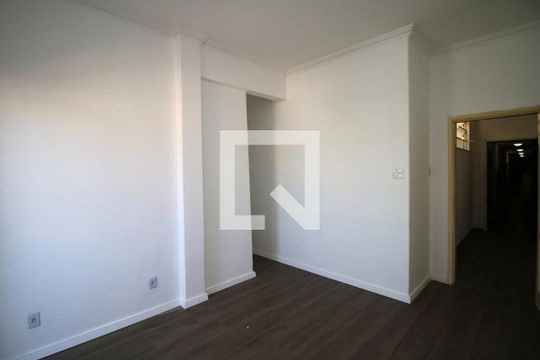 Sala de apartamento à venda com 2 quartos, 62m² em Olaria, Rio de Janeiro