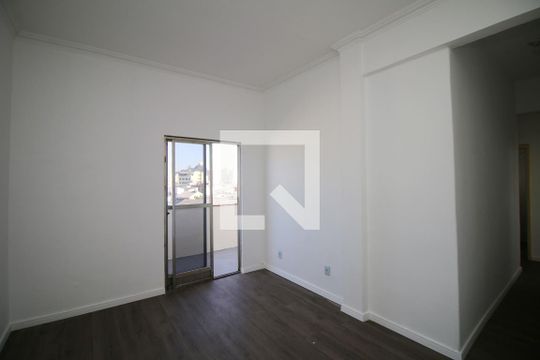 Sala de apartamento à venda com 2 quartos, 62m² em Olaria, Rio de Janeiro