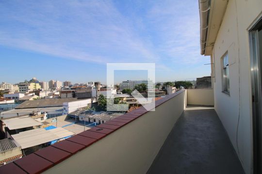 Varanda e Terraço de apartamento à venda com 2 quartos, 62m² em Olaria, Rio de Janeiro