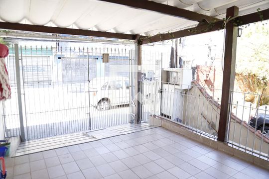 Garagem de casa à venda com 3 quartos, 160m² em Jardim Peri, São Paulo