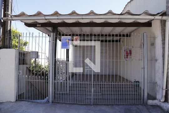 Fachada de casa à venda com 3 quartos, 160m² em Jardim Peri, São Paulo