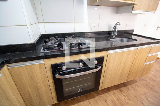 Cozinha  de apartamento para alugar com 2 quartos, 34m² em Barra Funda, São Paulo