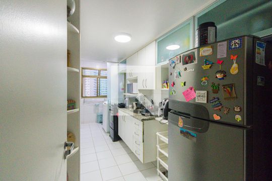 Cozinha de apartamento à venda com 3 quartos, 70m² em  Barra Olímpica, Rio de Janeiro