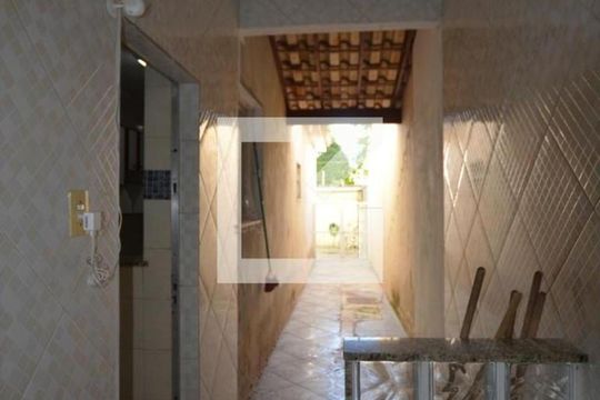 Banheiro de serviço de casa para alugar com 5 quartos, 210m² em Vila Kosmos, Rio de Janeiro