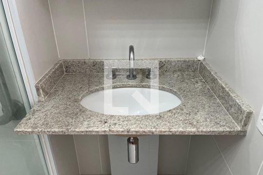 Banheiro de kitnet/studio à venda com 0 quarto, 19m² em Vila Mariana, São Paulo