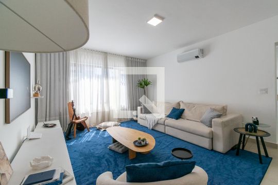 Sala de casa à venda com 3 quartos, 300m² em Cidade Vargas, São Paulo