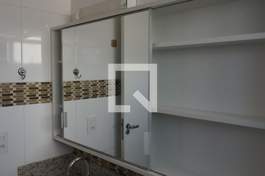 Banheiro da Suíte de apartamento à venda com 3 quartos, 80m² em Jardim Messina, Jundiaí