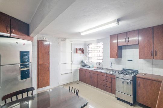 Cozinha de casa à venda com 3 quartos, 244m² em Vila Curuca, Santo André
