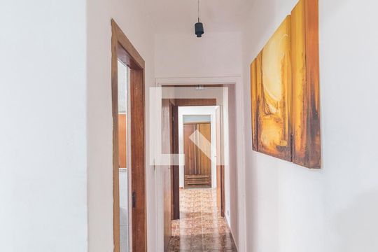 Corredor de casa à venda com 3 quartos, 244m² em Vila Curuca, Santo André