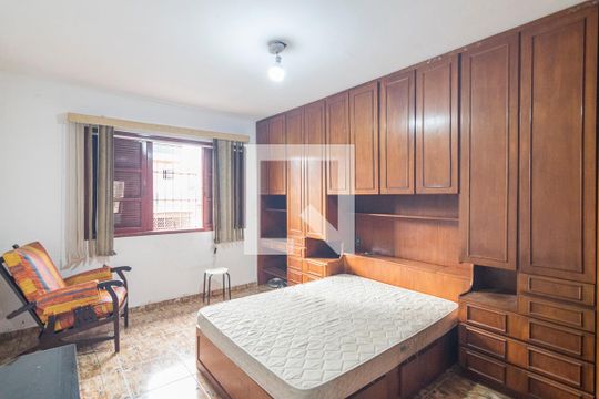 Quarto 1 de casa à venda com 3 quartos, 244m² em Vila Curuca, Santo André
