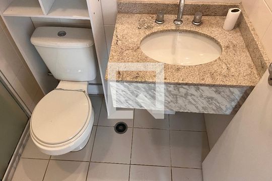 Banheiro 1 de apartamento à venda com 2 quartos, 62m² em Pompeia, São Paulo