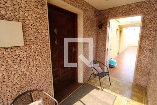 Quintal de casa à venda com 3 quartos, 85m² em Vila Paiva, São Paulo