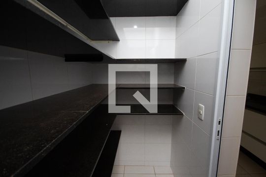Despensa de apartamento para alugar com 4 quartos, 302m² em Subsetor Sul - 7 (s-7), Ribeirão Preto