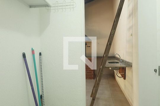 Área de Serviço de casa à venda com 4 quartos, 393m² em Vila Camilópolis, Santo André