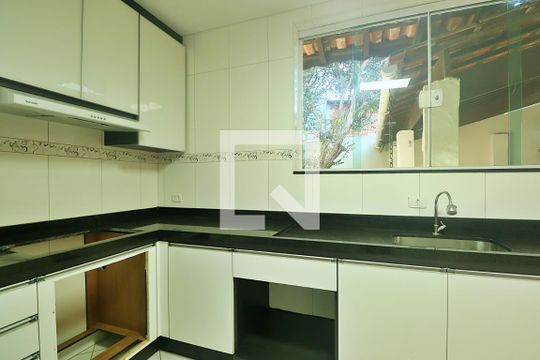 Cozinha de casa à venda com 4 quartos, 393m² em Vila Camilópolis, Santo André