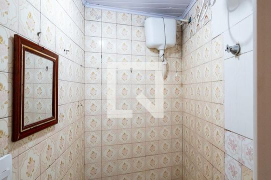 Banheiro Social de casa para alugar com 1 quarto, 35m² em Vila Guarani (zona Sul), São Paulo