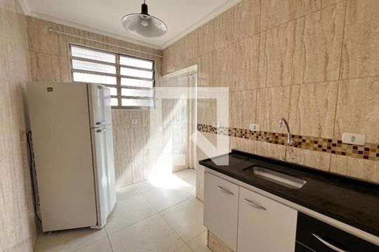 Cozinha de apartamento para alugar com 2 quartos, 50m² em Jardim Prudência, São Paulo