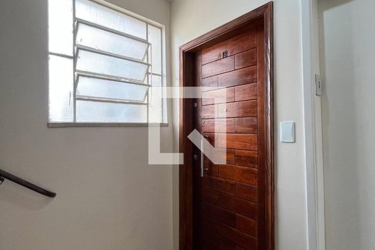 Hall de entrada de apartamento para alugar com 2 quartos, 50m² em Jardim Prudência, São Paulo