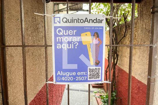 Plaquinha  de apartamento para alugar com 2 quartos, 50m² em Jardim Prudência, São Paulo