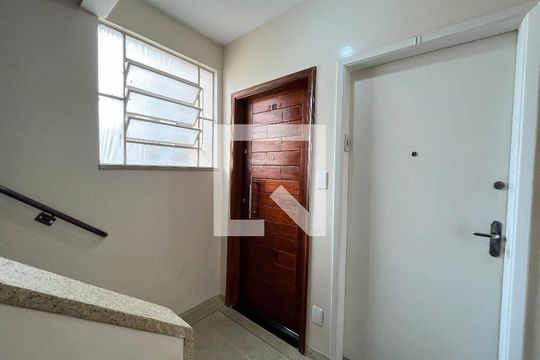 Hall de entrada de apartamento para alugar com 2 quartos, 50m² em Jardim Prudência, São Paulo