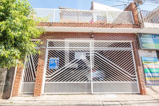 Fachada de casa à venda com 3 quartos, 200m² em Padroeira, Osasco