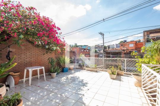 Varanda de casa à venda com 3 quartos, 200m² em Padroeira, Osasco