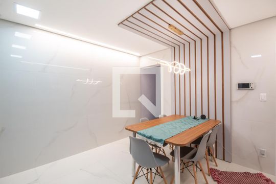 Cozinha de casa à venda com 3 quartos, 200m² em Padroeira, Osasco