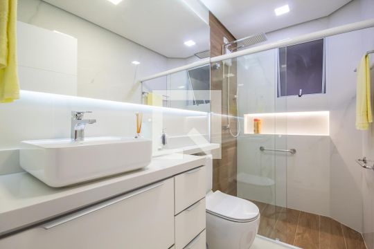 Banheiro 2 de casa à venda com 3 quartos, 200m² em Padroeira, Osasco