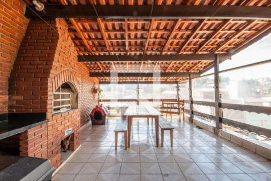 Vista da Suíte de casa à venda com 3 quartos, 200m² em Padroeira, Osasco