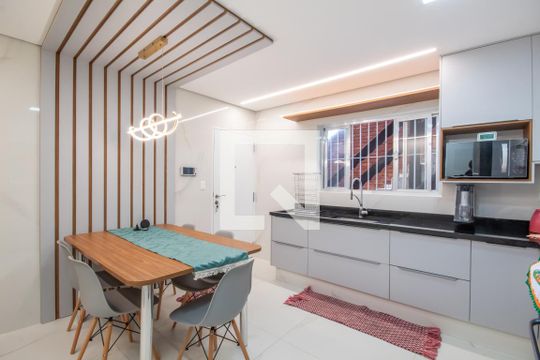 Cozinha de casa à venda com 3 quartos, 200m² em Padroeira, Osasco