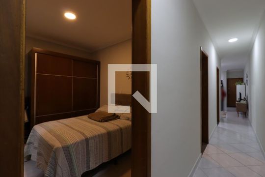 Corredor de apartamento para alugar com 3 quartos, 70m² em Parque das Nações, Santo André
