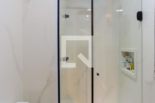 Banheiro de apartamento à venda com 2 quartos, 44m² em Jardim Boa Vista (zona Oeste), Osasco