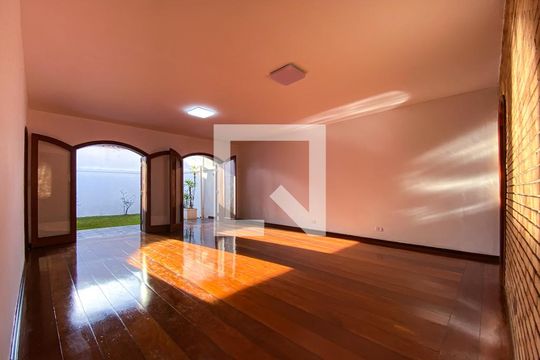 Sala de casa à venda com 7 quartos, 380m² em Caxingui, São Paulo